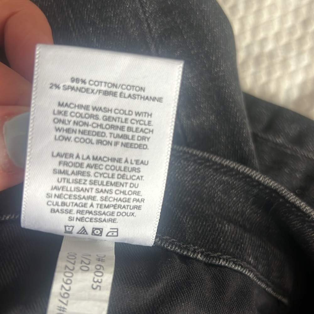 Express Slim Ankle Super High Rise Jeans Size 8R
Original Black Wash - Picture 10 of 10